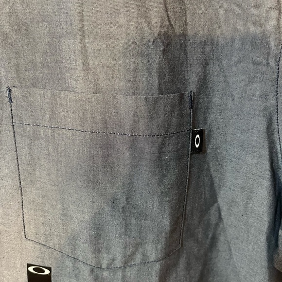 Mens NWT Oakley Gray Casual Short Sleeve Button Up Shirt Size XL - Picture 3 of 7